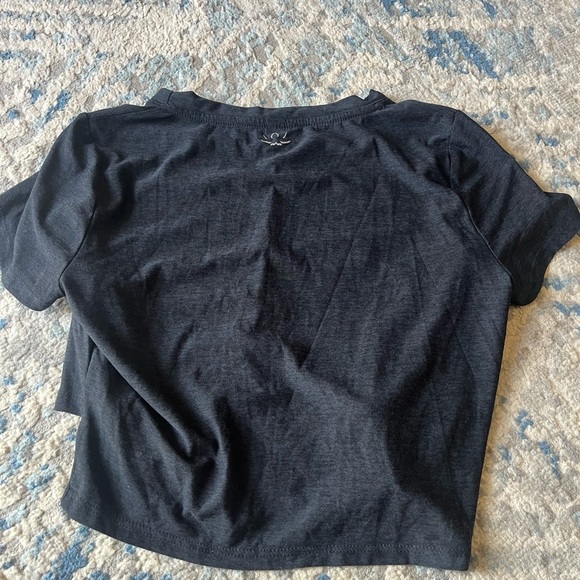 NWOT beyond yoga featherweight under over crop tee SMALL - Picture 5 of 6